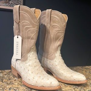 Tecovas: Limited edition, size 8.5B, pearl full quill ostrich